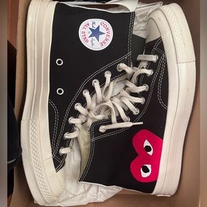 Comme des Garçons x Chuck Taylor
All Star Hi 'Play'